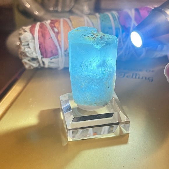 Aquamarine on Stand